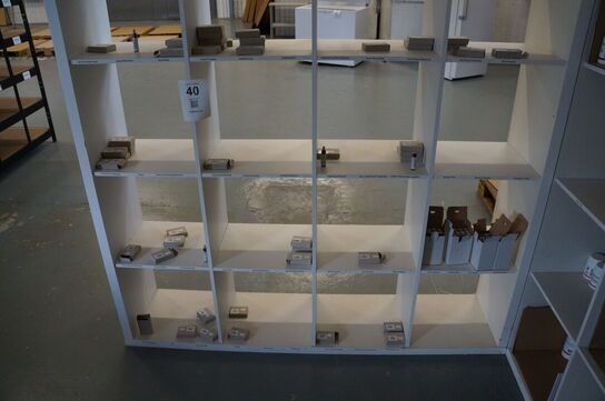 Indhold på to reoler af diverse NDS kosttilskud 