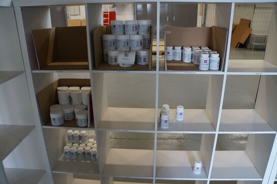 Indhold på reol af diverse NDS kosttilskud 