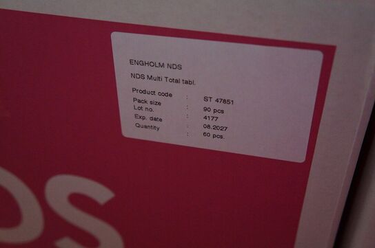 4 kasser med diverse NDS kosttilskud 