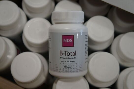 3 kasser med diverse NDS kosttilskud 