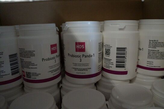 Indhold på to reoler af diverse NDS kosttilskud 