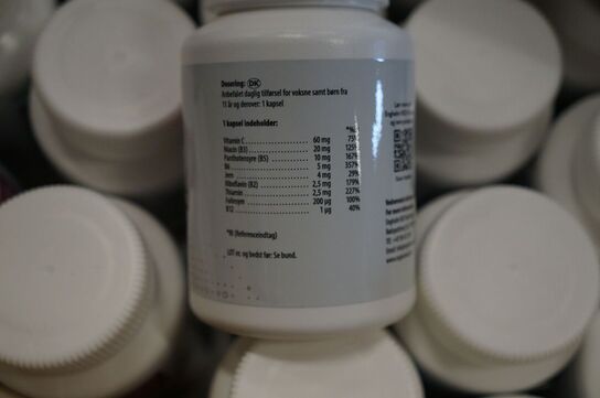 3 kasser med diverse NDS kosttilskud 