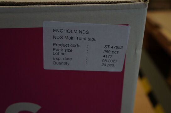 4 kasser med diverse NDS kosttilskud 