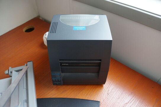 Papirskærer samt labelprinter