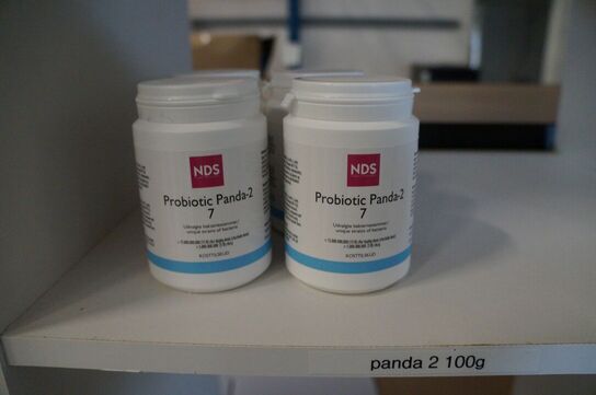 Indhold på to reoler af diverse NDS kosttilskud 