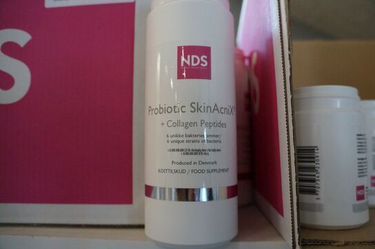 Indhold på to reoler af diverse NDS kosttilskud 