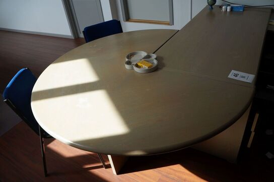 Skrivebord inkl. Skærm og stol 