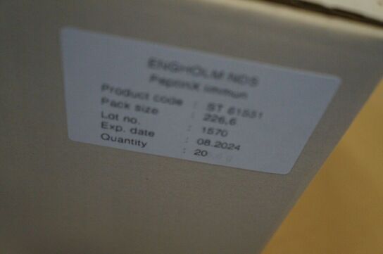 3 kasser med diverse NDS kosttilskud 