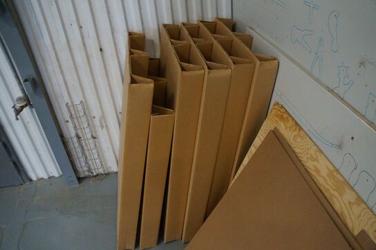 Parti engangspaller uden indhold 