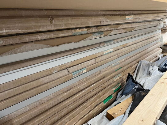 1 Palle med Fodlister og byggematerialer