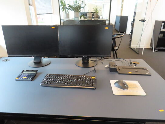 2 stk. monitor, NEOVO FS-24, med keybord og dockinstation
