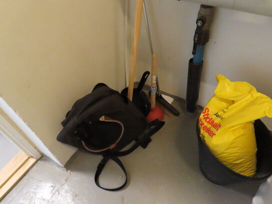 Tøm rummet for pant og køkkengrej