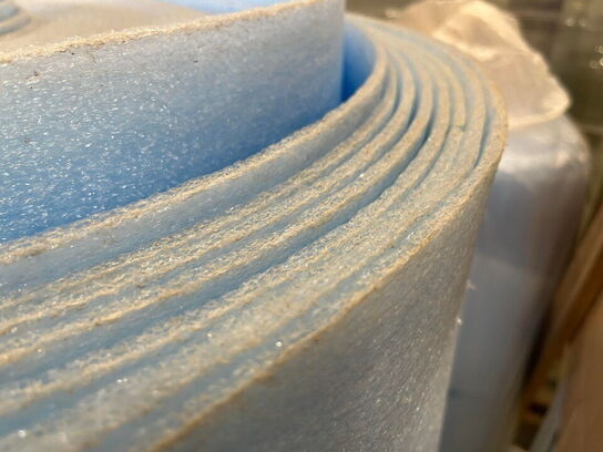 3 Ruller med blåt skum og Plast rør