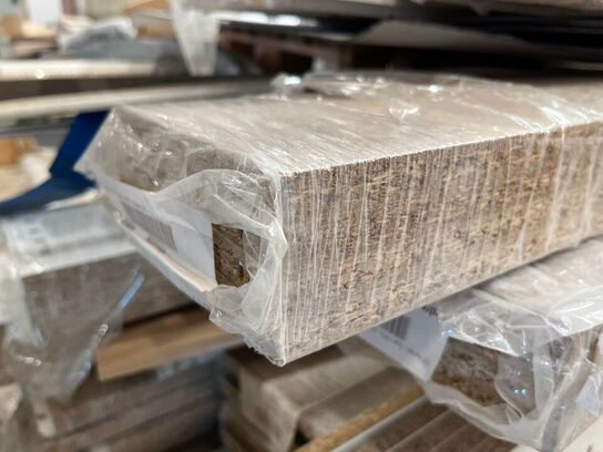 1 Palle med Assortert Byggematrialer