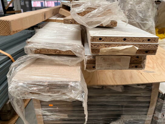 1 Palle med Assortert Byggematrialer