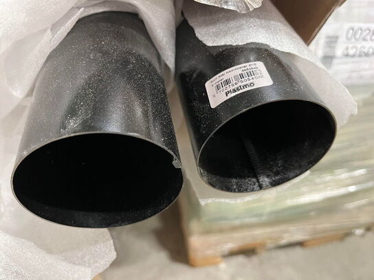 5 Kasser m. 2 Sorte nedløbsrør