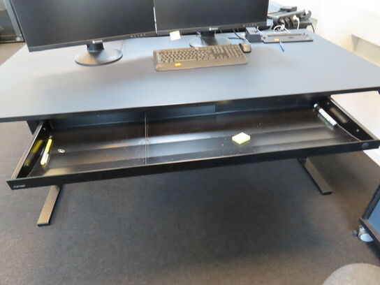 El. hæve/sænke skrivebord, RUMAS, med udtrækskuffe