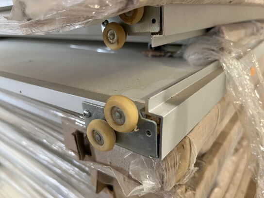 1 Palle med Fodlister og byggematerialer