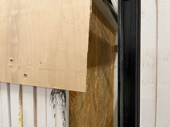 1 Palle med 2 Glas partier og dør og 1 Vindue