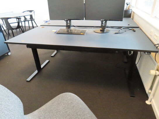 El. hæve/sænke skrivebord, RUMAS, med udtrækskuffe