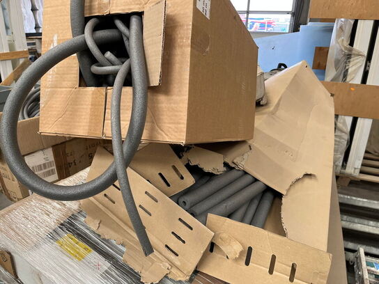 1 Palle med Assortert Byggematrialer