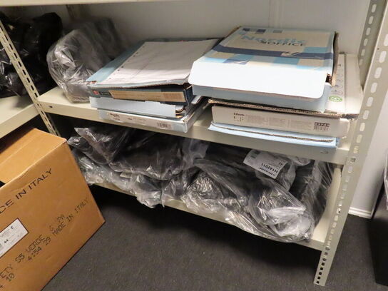 2 stk. stigereoler med indhold af sikkerhedsudstyr