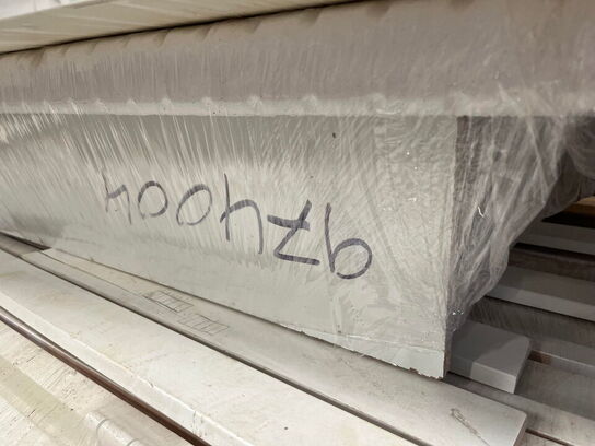 1 Palle med Assortert Byggematrialer