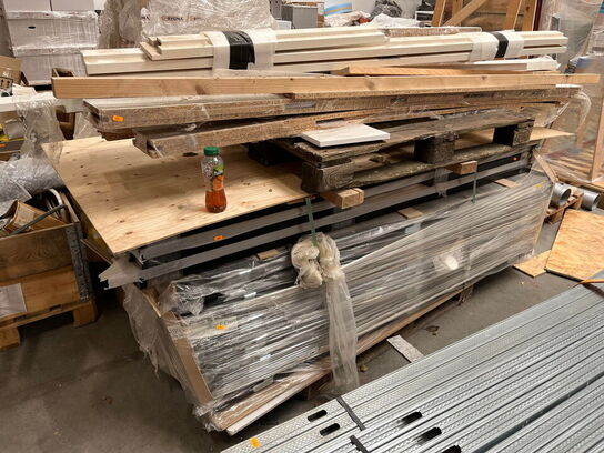 1 Palle med Assortert Byggematrialer