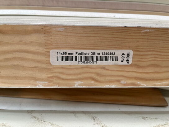 1 Palle med Fodlister og Plader