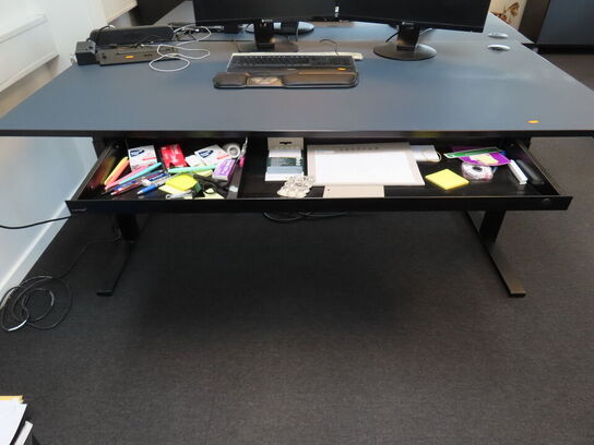 El. hæve/sænke skrivebord, RUMAS, med udtrækskuffe