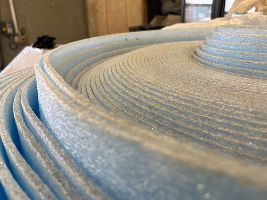 3 Ruller med blåt skum og Plast rør