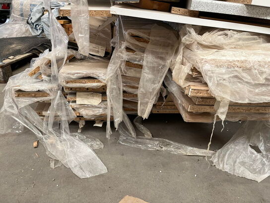 1 Palle med Assortert Byggematrialer