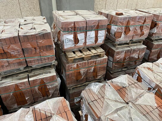 15 Kvart paller med Mursten