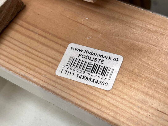 1 Palle med Fodlister og Plader