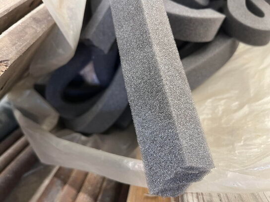 1 Palle med Assortert Byggematrialer