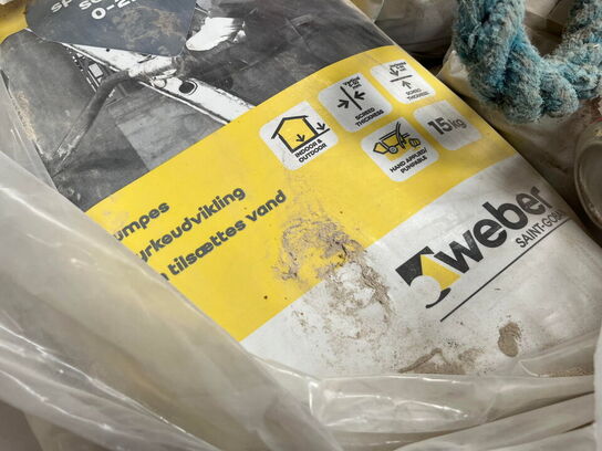 2 Palle med Bla. Sprøjte Beton og Betonmørtel