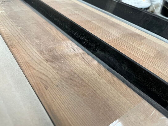 1 Palle Træ Karme m. nogle hægsler