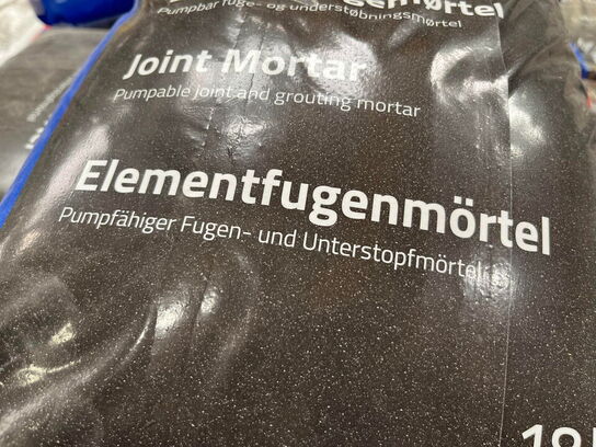 2 Paller med Elementfugemørtel