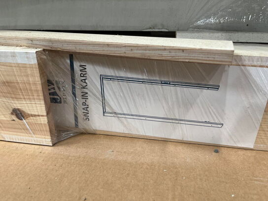 1 Palle med Assortert Byggematrialer