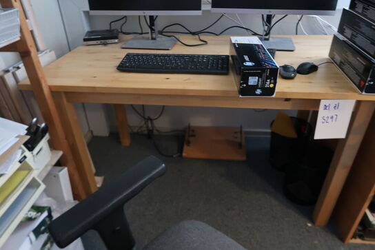 Kantinebord med 6 stole + skrive, tavler, kontorkassette & kontorstol