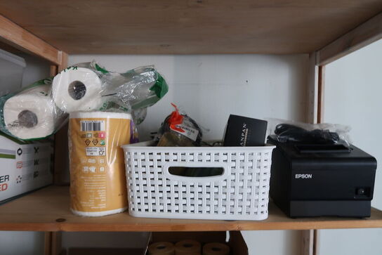 Diverse  kontorartikler, varer mm. 