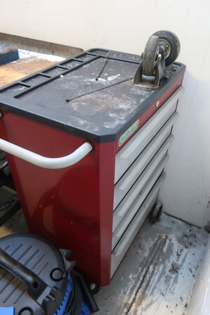 Værkstedsbord, reol m.v.