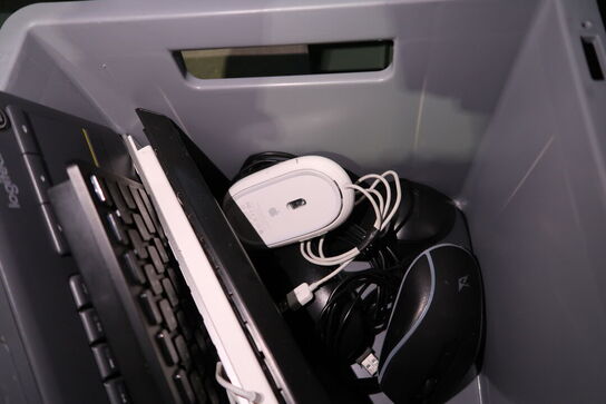 Kasse med div. Mus og tastaturer APPLE m.fl.