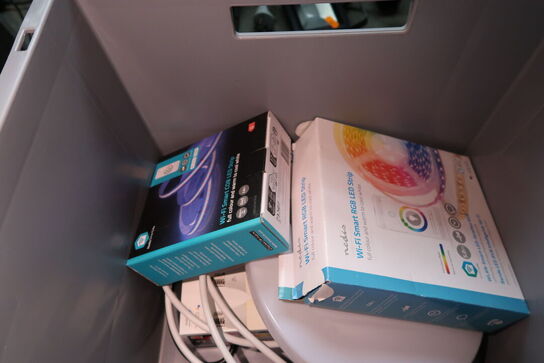 2 stk. kasser med div. Smartlys udstyr MEDIS m.fl.