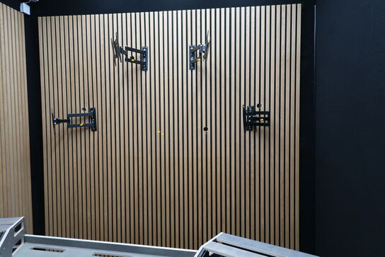 Div. Akustikpaneler (køber skal selv tage dem ned)