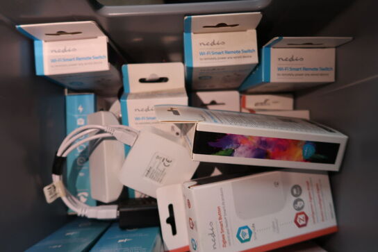 2 stk. kasser med div. Smartlys udstyr MEDIS m.fl.