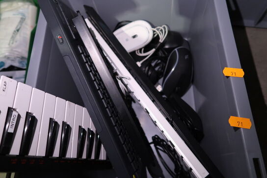 Kasse med div. Mus og tastaturer APPLE m.fl.