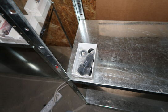 3 stk. lagerreoler med div. Reservedele