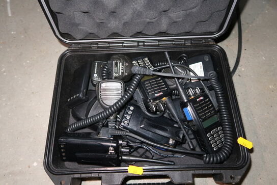 Kuffert med div. Walkie talkier FYSTEC CP-01