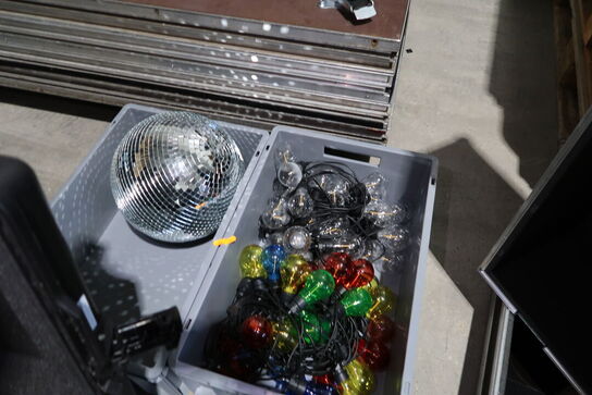 Diskokugle samt lamper